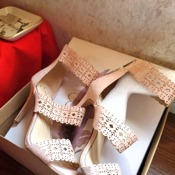 Suede 7.5 NWT J. Simpson Heels - Picture 11 of 13